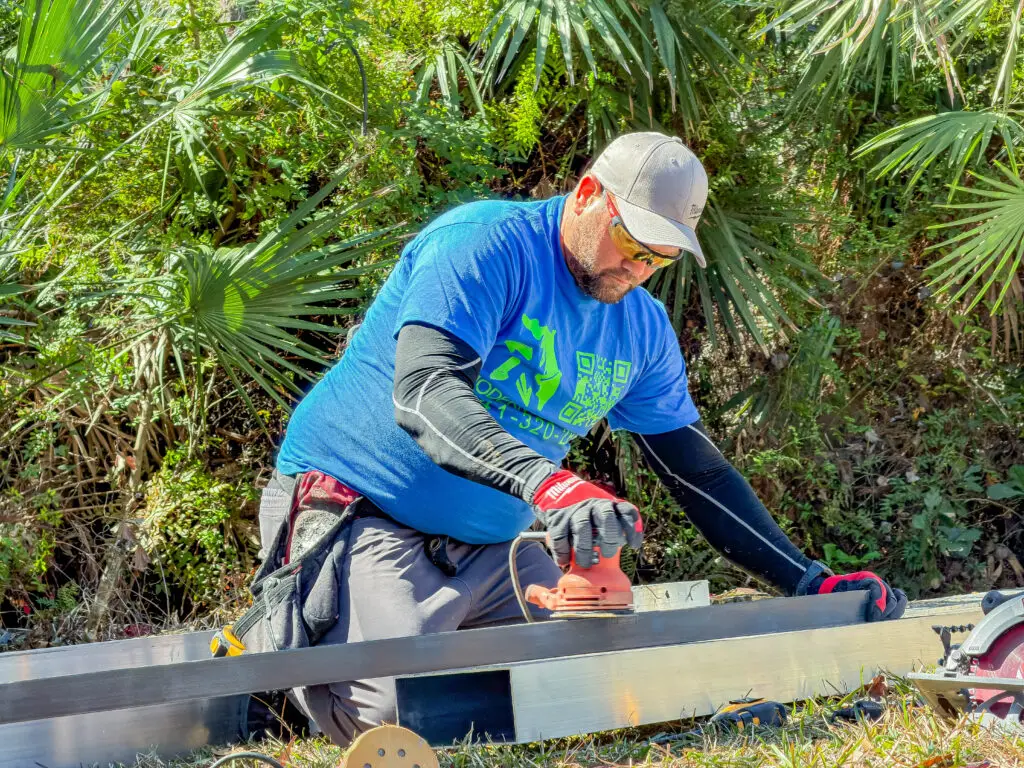 Modern Pool cage worker